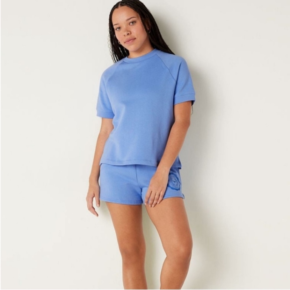 LIKE NEW VS Pink fleece short sleeve crewneck sweatshirt size LARGE BLUE